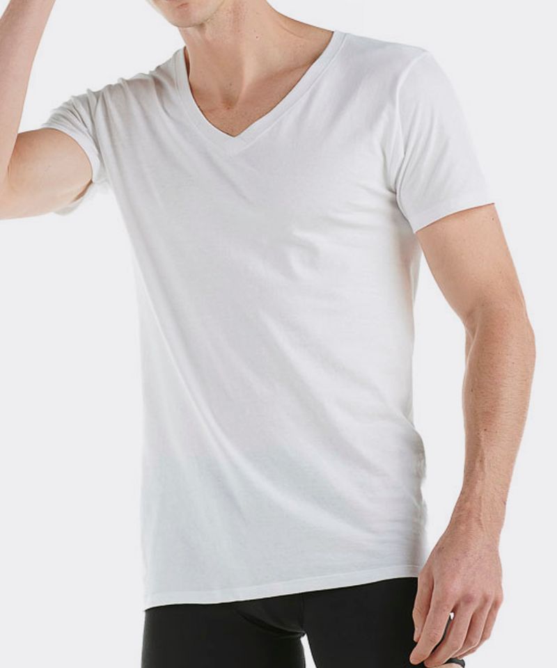 Camiseta Cuello V Básica de  Caballero