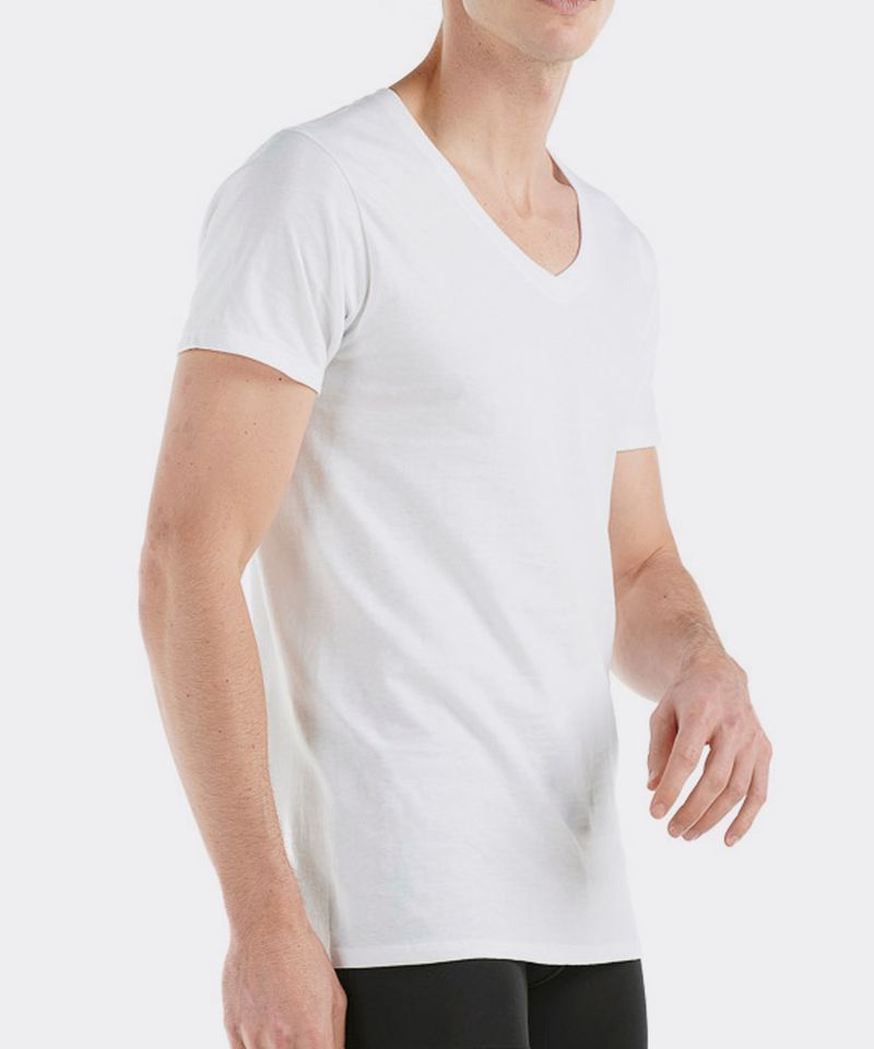 Camiseta Cuello V Básica de  Caballero