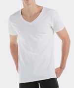Camiseta Cuello V Básica de  Caballero