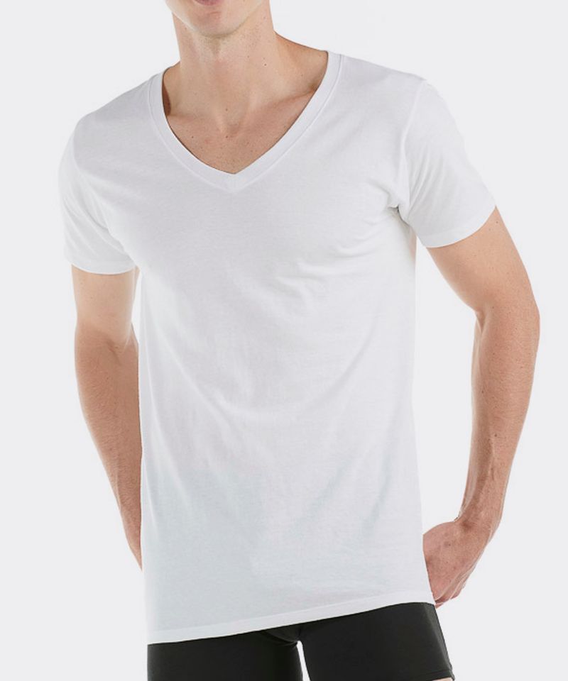 Camiseta Cuello V Básica de  Caballero